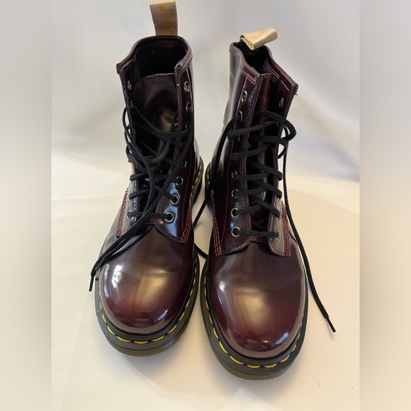 Dr. Martens Cherry Red Vegan 1460 Lace Up Boots Women’s Size 8 EUC - Picture 2 of 8